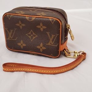Authentic Louis Vuitton Trousse Wapity Pouch